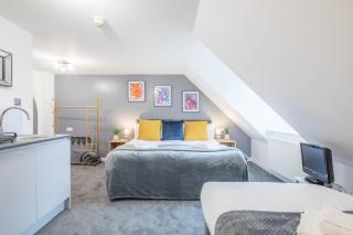 Private Room 8 with Kitchenette by CB Stays no minimum stays - Cambridge - 0