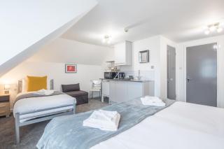 Private Room 8 with Kitchenette by CB Stays no minimum stays - Cambridge - 8
