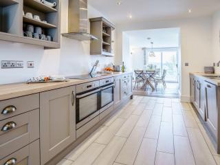 Gwbert Holiday Cottages, Green Meadow - 6