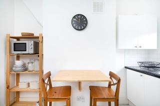 Lovely Top Floor Flat in Vibrant New Cross London - 6