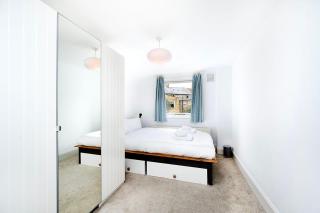 Lovely Top Floor Flat in Vibrant New Cross London - 2