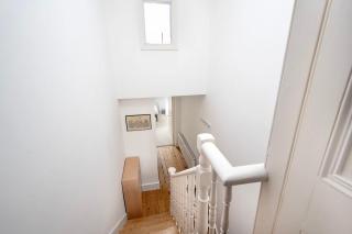 Lovely Top Floor Flat in Vibrant New Cross London - 3