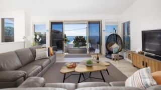 Dutchie's Sand & Sea Beach House - easy walk to the beach - Nelson Bay - 6