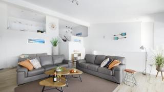 Dutchie's Sand & Sea Beach House - easy walk to the beach - Nelson Bay - 3