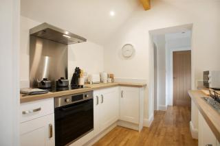 The Coffin Maker's Cottage, Bunny - West Leake - 2