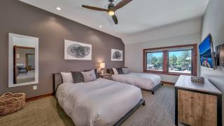 Luxury Residence - Gondola Across The Street Condo - South Lake Tahoe - 2