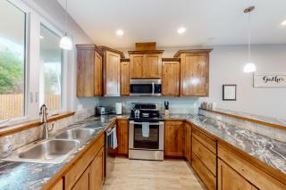Sunset Beach House - Coos Bay - 1