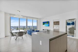 HYDE BEACH HOUSE - MILLIONAIRE 2 bd 2 ba APT, DIRECT OCEAN VIEW, 5 MIN WALK TO OCEAN - 3