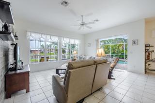 Solar Heated Pool, Hot Tub, Kayaks, Canal Views - Villa Tranquil Haven- Roelens Vacations - 4