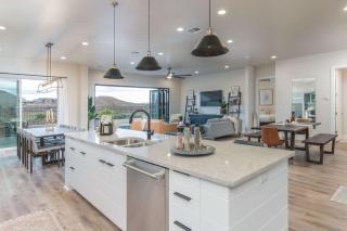 15 Bedroom Combined Super Luxury Home w- Private Pool! - Washington - 4
