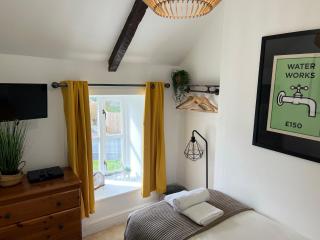 Spacious 4 Bedroom Farmhouse - Pembrokeshire - 6