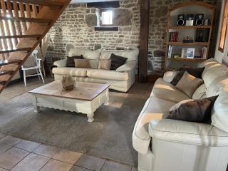 Rustic and spacious converted Barn - 6