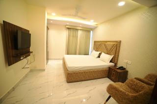 OVEL HOTEL (SKY VIEW) - Ludhiana - 8