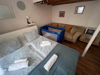 V57 APARTMENT OKTOGON - Budapest - 1
