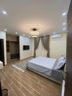 Modern and a touch of royalty - 1