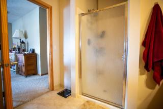 BEAUTIFUL COZY CONDO with POOLS/GYM-SELF CHECK-IN - 4