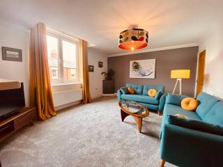Luxury 2 bed apt 4 mins from M6 J44 pet friendly, - 4