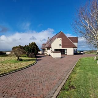 Hill Top House - - 0