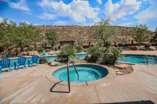 B11-Red Cliff Suite-Second Floor 3-bedroom Sunset view - 6