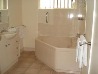 Bayview Apartments - 9