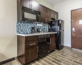 MainStay Suites Midland - Midland - 7