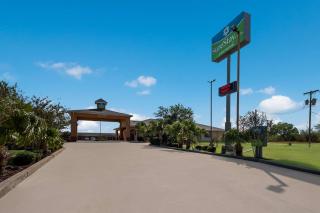 SureStay Hotel by Best Western Falfurrias - Falfurrias - 8