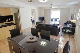 Marlin Cove Holiday Apartments - Trinity Beach - 4