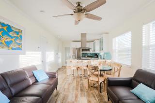 The GUAVA DUFF - Beautiful KW home with space to chill & lots of FREE PARKING!! - Key West - 4