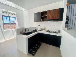 Madina Monochrome Homestay SYARIAH - 1