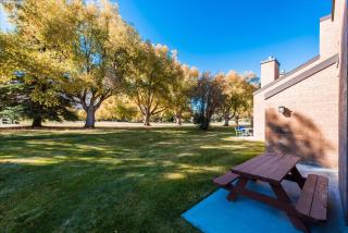 Park Avenue Upgraded 2 Bedroom Condominiums - Park City - 2