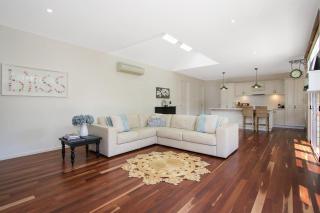 Bright Bliss Luxury Guesthouse - 4