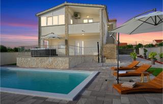 Awesome Home In Gorica - 9