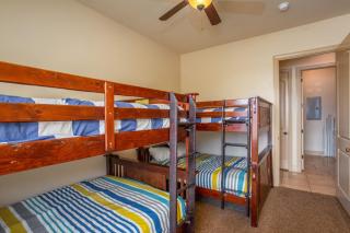 H7-Heavenly-Ground Floor 3-bedroom Hillside View - Hurricane - 4