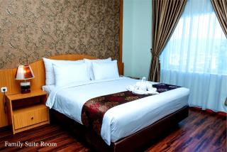 Grand Bayu Hill Hotel - 2