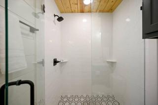 Billiard Breezeway - Stunning Detached Gameroom! - Broken Bow - 6