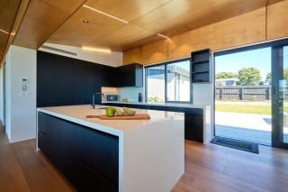 On The Edge, Luxury - KK43111 - 5