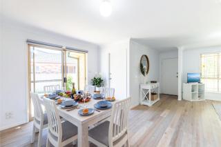 Driftwood Cottage 1 28 Farm Rd pet friendly Wi Fi Air Con and ground floor - Fingal Bay - 9