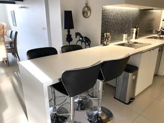 Huge 3 Bedroom 2 story Penthouse on Chapel Street - 1