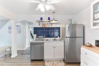Private Lakefront Luxury Minutes to the Falls - 6