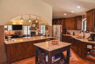 Brown Bear Lodge - - 9