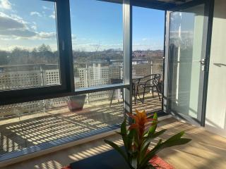 The Olive Tree luxury city apartment with balcony and private parking - Leicester - 2