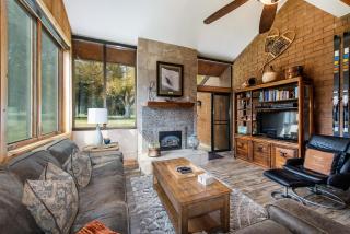 Park Avenue Upgraded 3 Bedroom Condominiums - Park City - 9