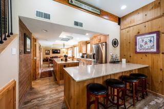 Park Avenue Upgraded 3 Bedroom Condominiums - Park City - 4