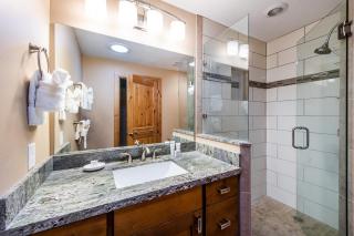 Park Avenue Upgraded 3 Bedroom Condominiums - Park City - 2