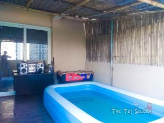 Taj Home Stay & Couple Friendly - Noida - 5