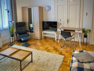 Residence in the pedestrial area - 4