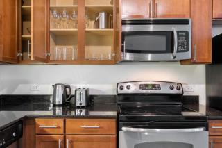 Loop 1BR w Pool Gym nr Financial District CHI-282 - 5