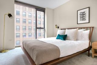 Loop 1BR w Pool Gym nr Financial District CHI-282 - 4