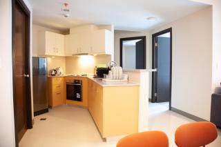 Uptown Parksuites Apartments Tower 2 BGC by PH Staycation - Manila - 8