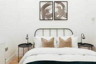 Stylish 2 Bedroom Flat in Ilford, London - Ilford - 4